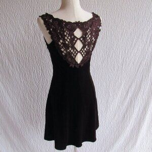 Burgundy Velvet Dress Cutout Back 8 FormFit Scott McClintock Made USA Appliqué